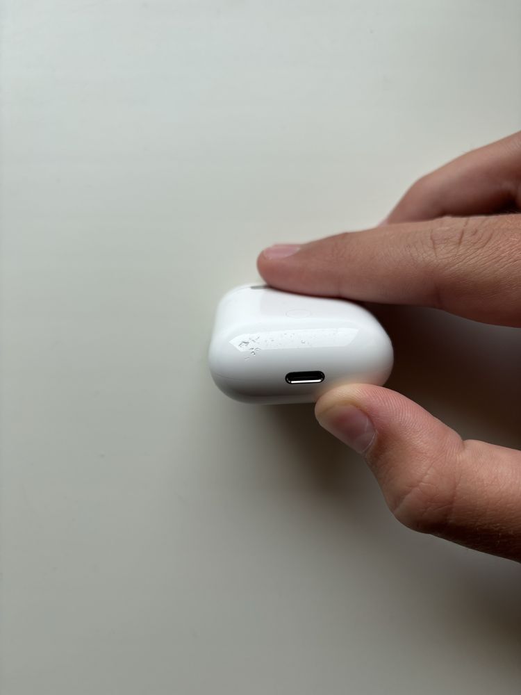 продам наушники AirPods 2