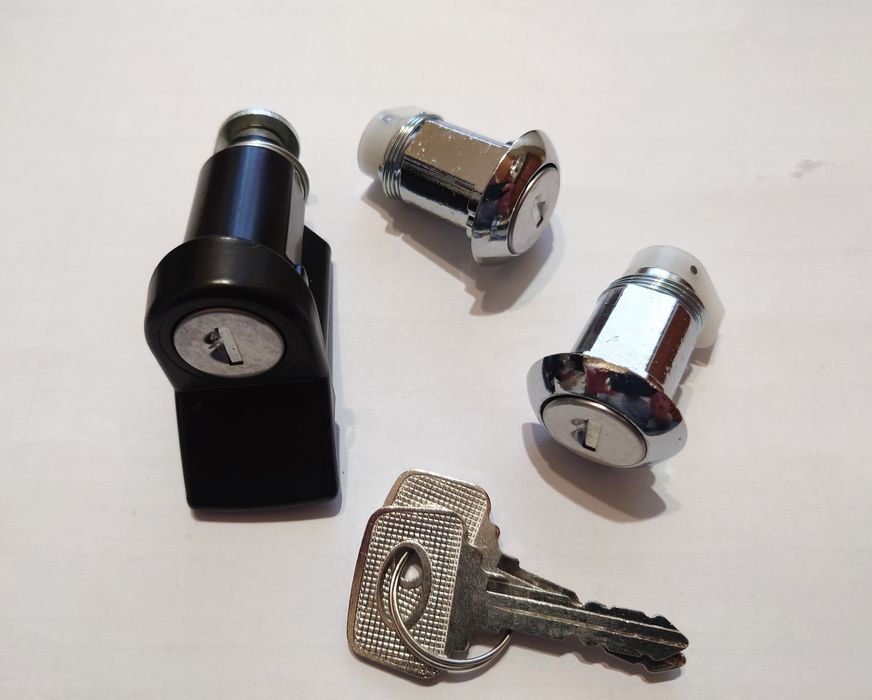 Замок багажника Ваз 2110 2111 2112 с личинками ДГК
Производство - ДГК.