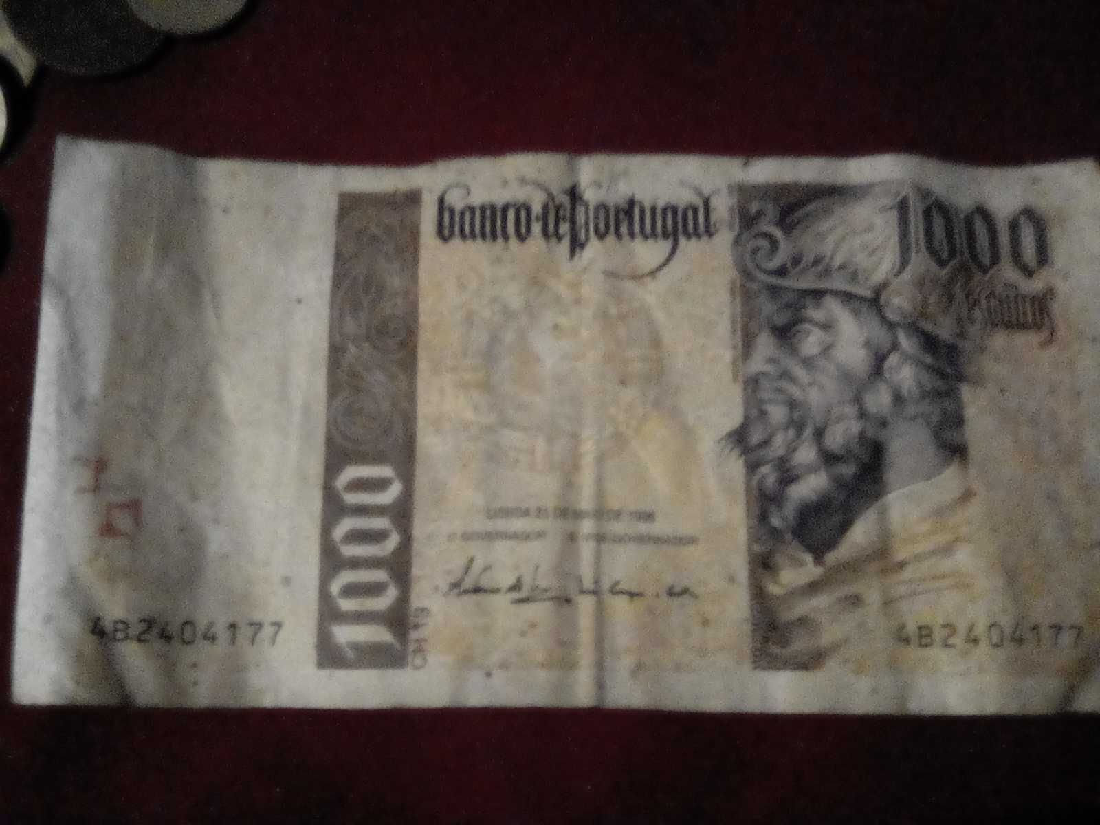 Vendo moedas antigas para coleção