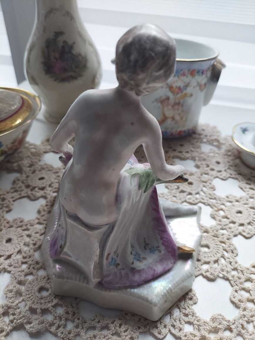 Kobieta z chartem , porcelanowa figurka,  pies