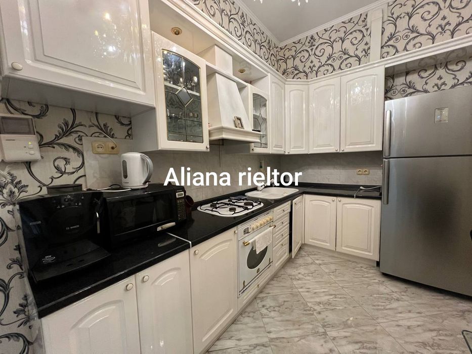 Сдам красивый дорогой  дом для мероприятий 10 ст.Фонтана