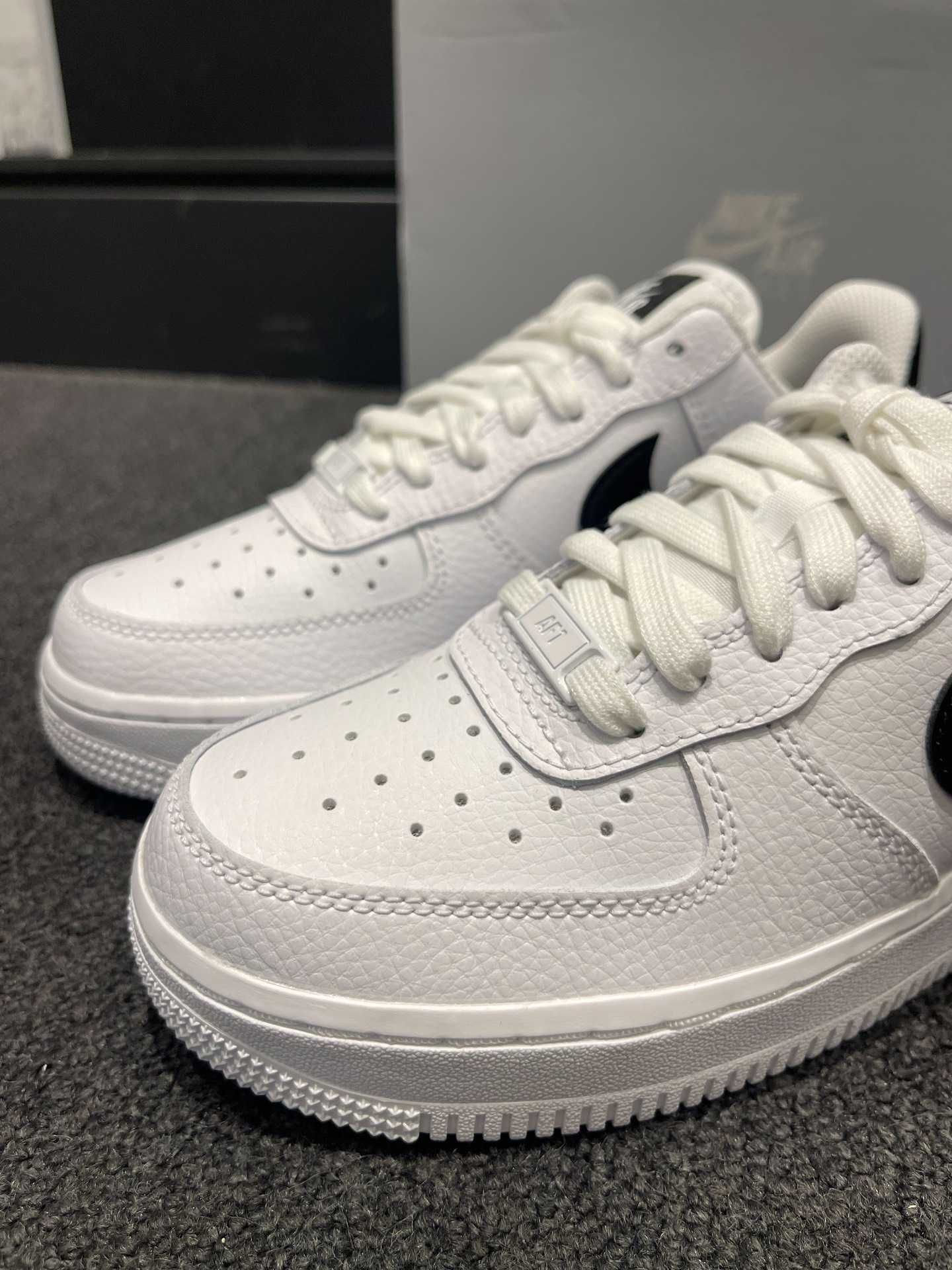 DinJian_Nike Air 1 Low 07 Black buty EU.42
