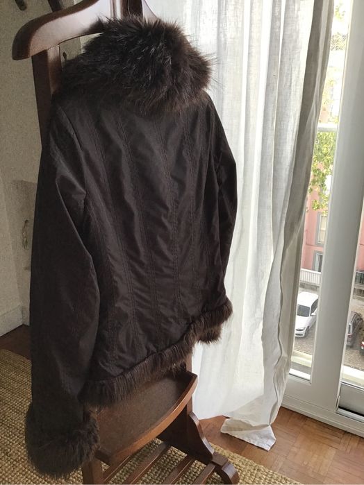 Casaco castanho com pelo