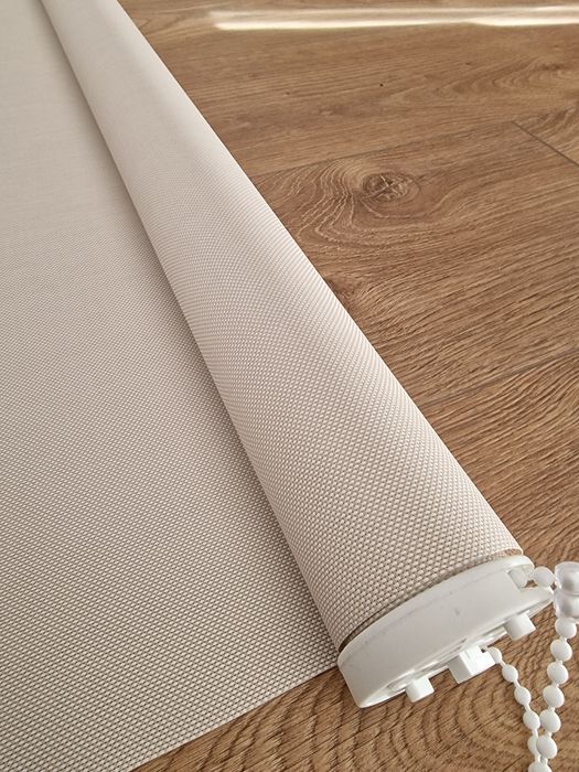Estor de rolo *NOVO* - Largura 118 x Altura 185 - Cor creme