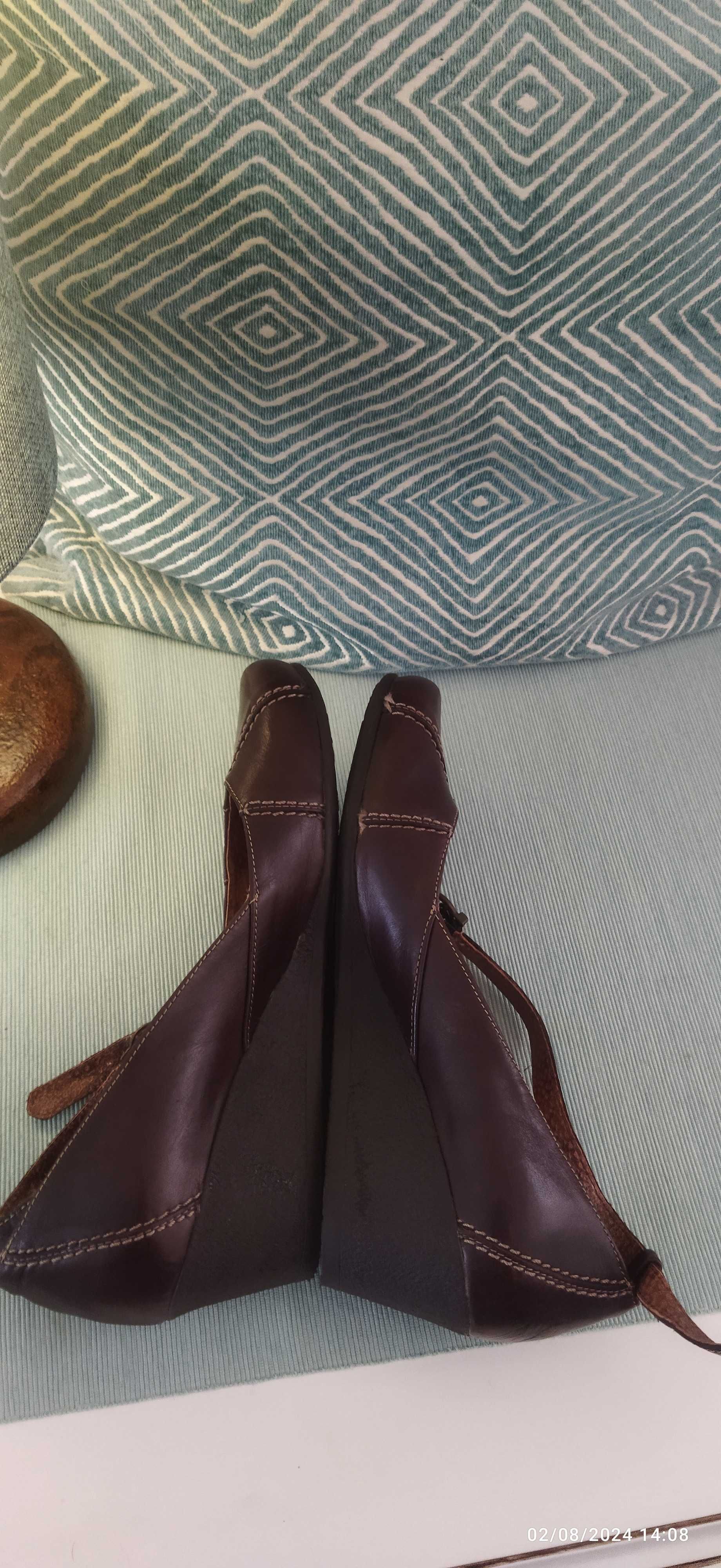Sapatos Bata novos, número 37