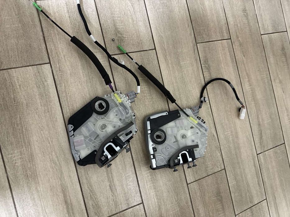 Замак двери Lexus NX