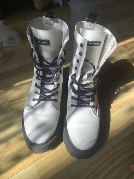 Фирменые кожаные ботинки