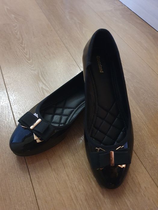 Изящные туфельки балетки Graceland чёрные лаковые