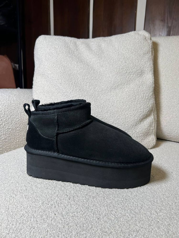 Чорні , руді короткі Ugg! Розпродаж, люксових речей до 90% знижки!