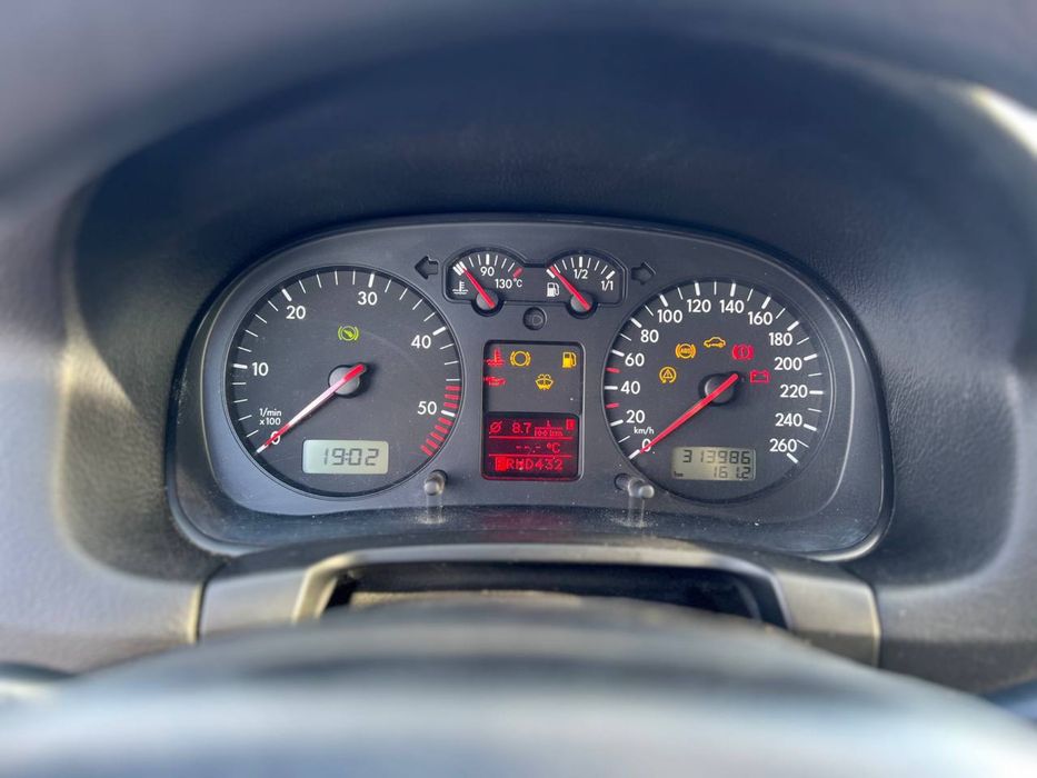 Volkswagen Golf 1.9tdi 2003 Automat