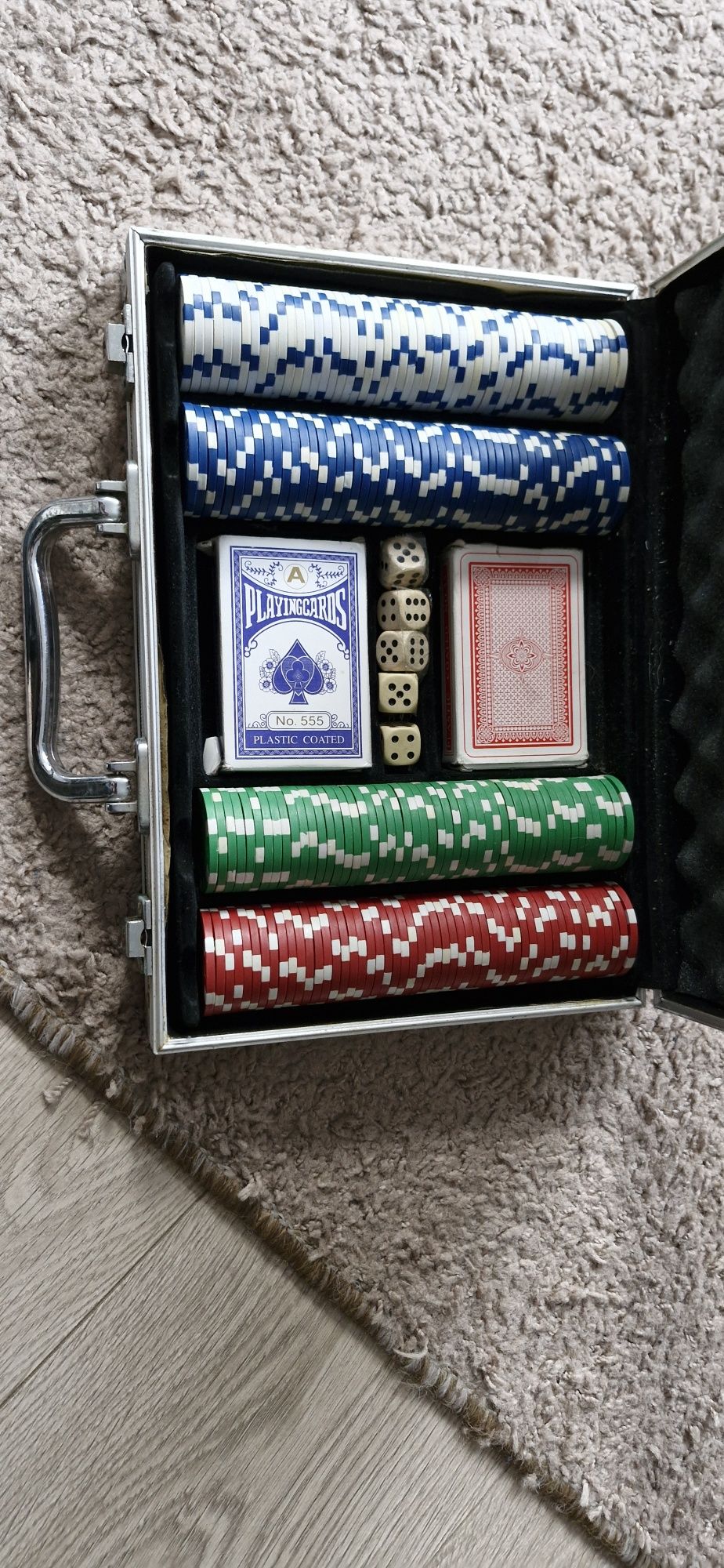 Zestaw  do pokera w walizce