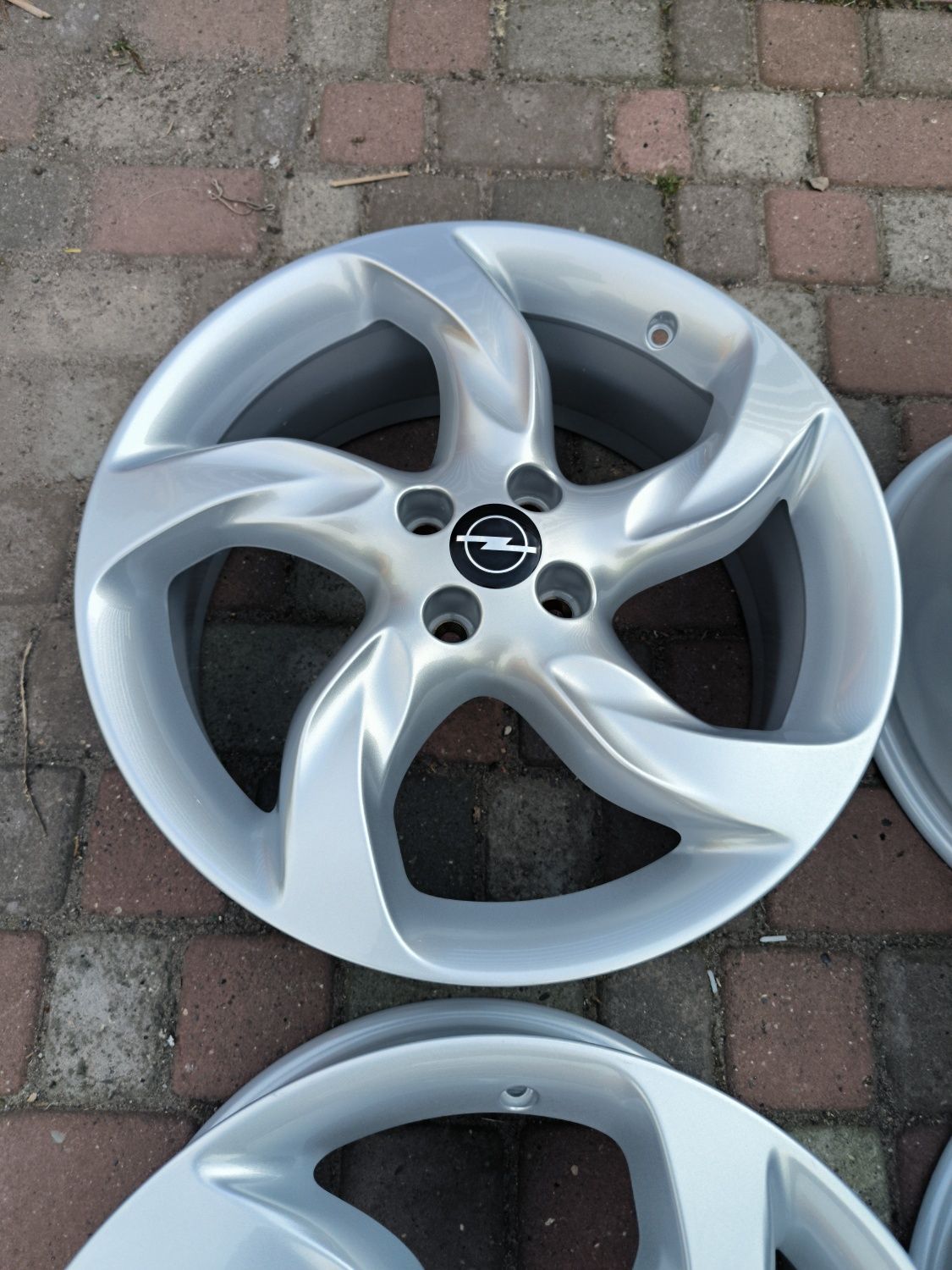 Felgi aluminiowe 18 Opel Corsa OPC Adam 4x100