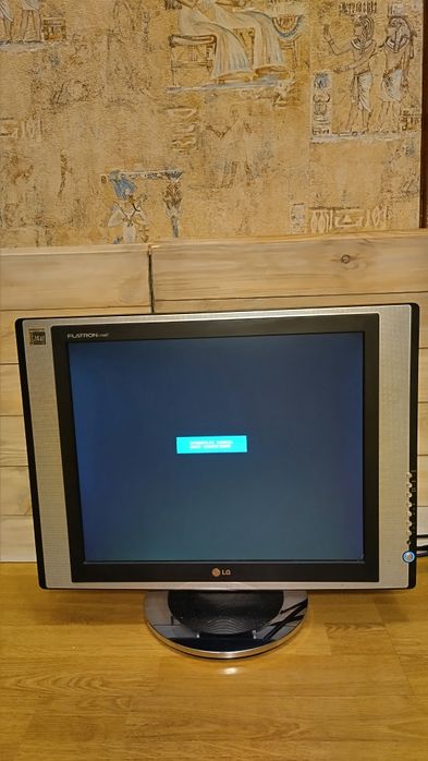 Монитор 19 LG с ТВ тюнером