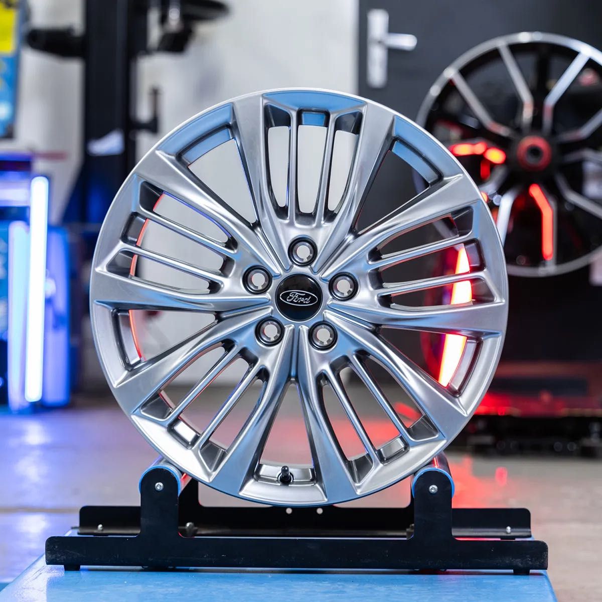 NOWE ORYGINALNE Felgi Ford 18" - Kuga Edge Escape Focus Galaxy Mondeo