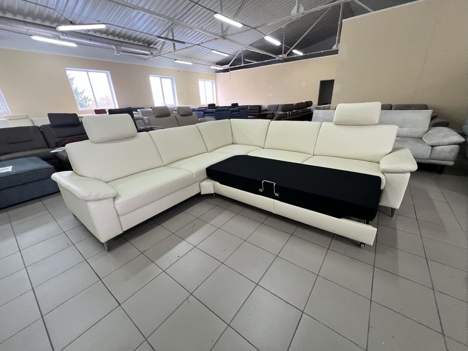 Кутовий розкладний шкіряний диван Виставковий стан новий