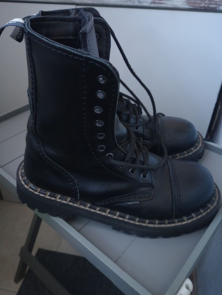 Kultowe Glany steelnose 40