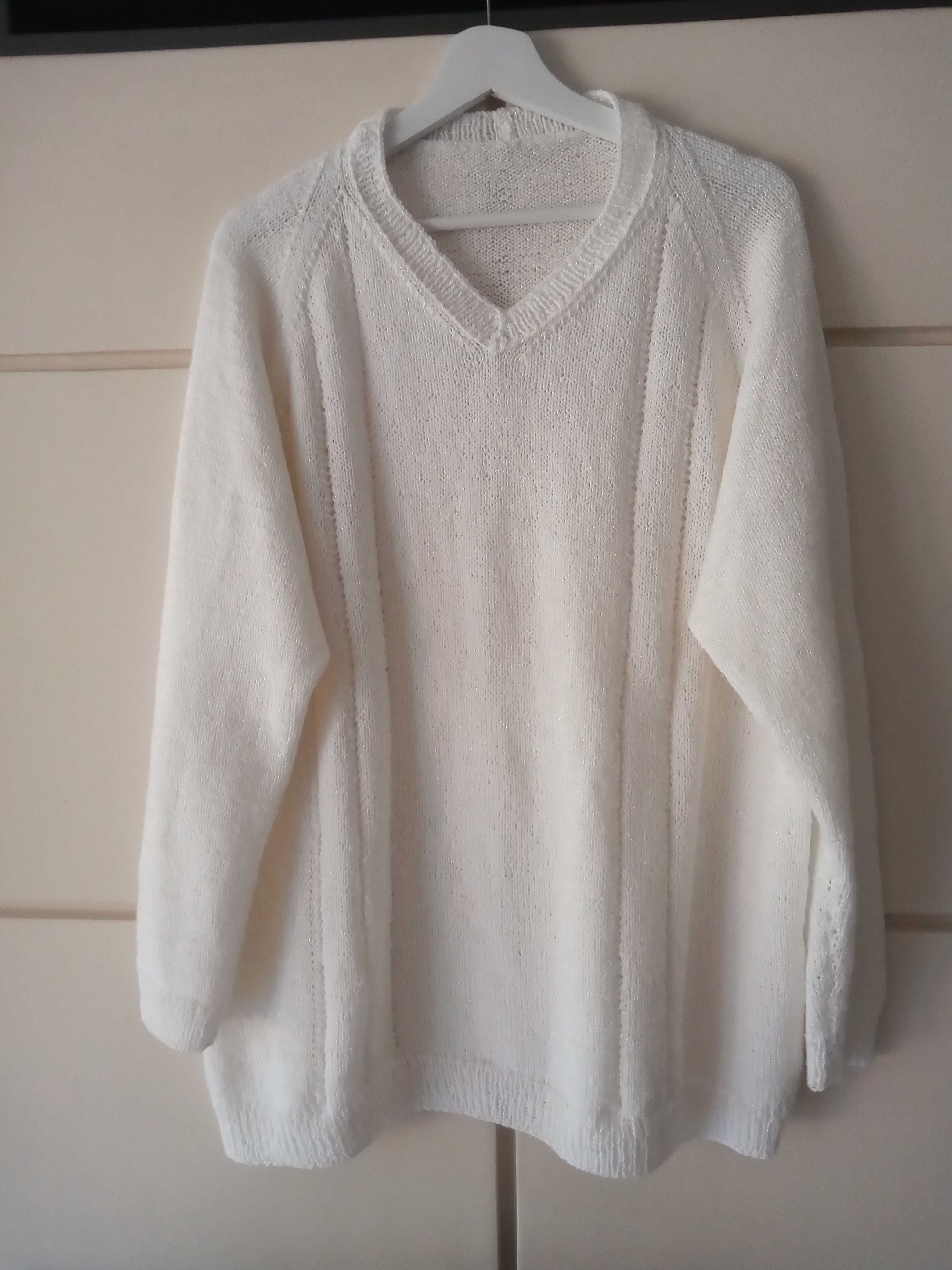 Biały elegancki sweter ze srebrną nitką l xl xxl