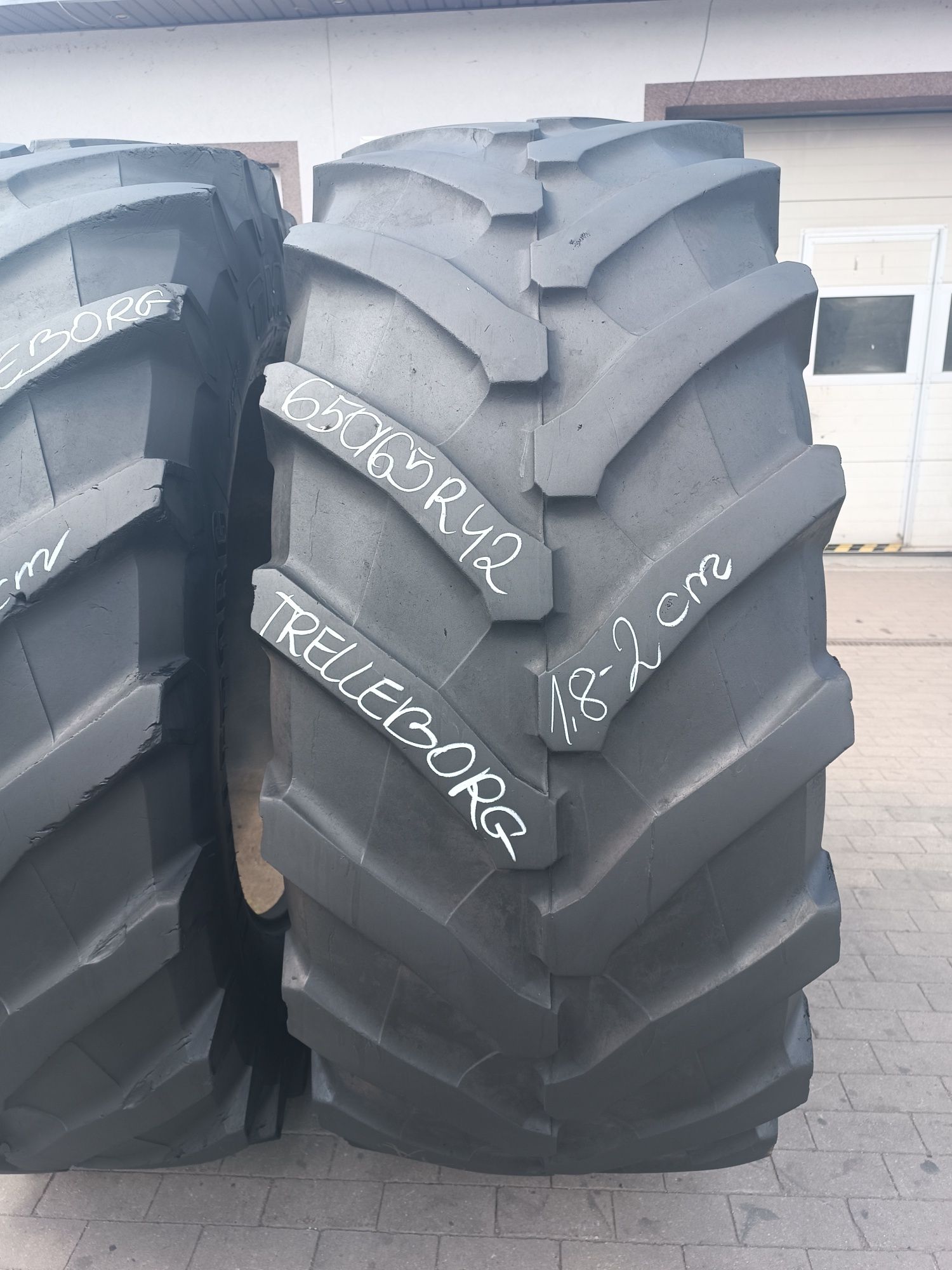 650/65R42 Trelleborg TM 800