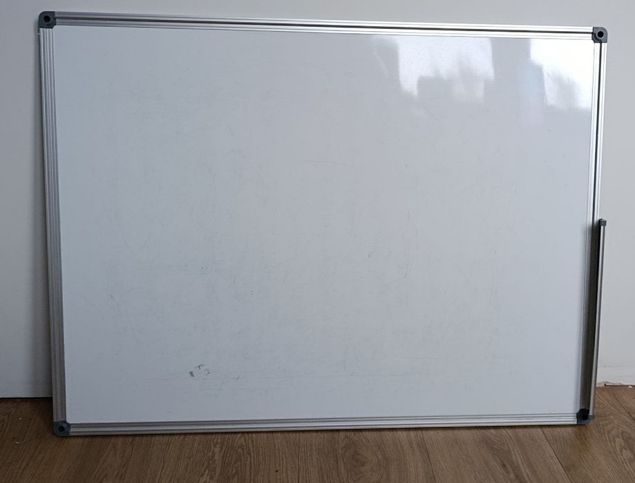 Biała tablica magnetyczna