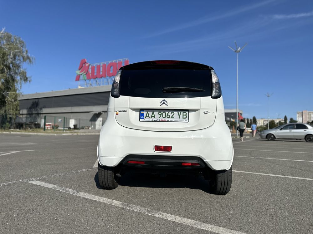 Citroen C-Zero, класна іграшка ;)