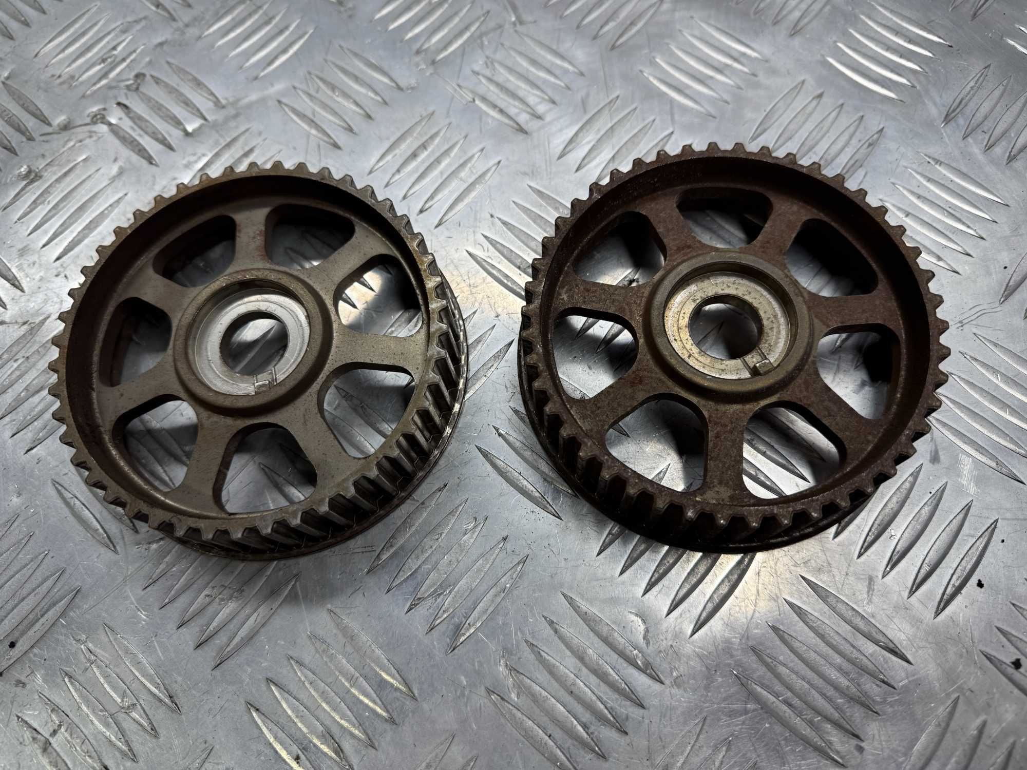Шестерня распредвала впуск Opel Astra H 1.6 Z16XEP 24405964