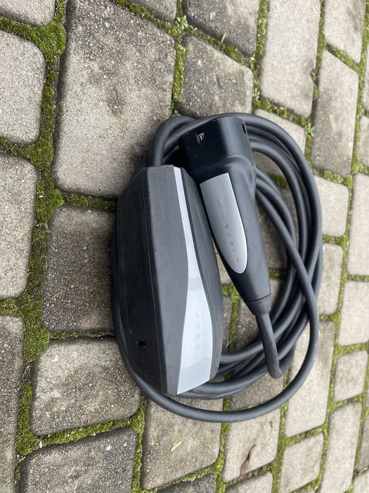 Tesla Model 3 зарядка