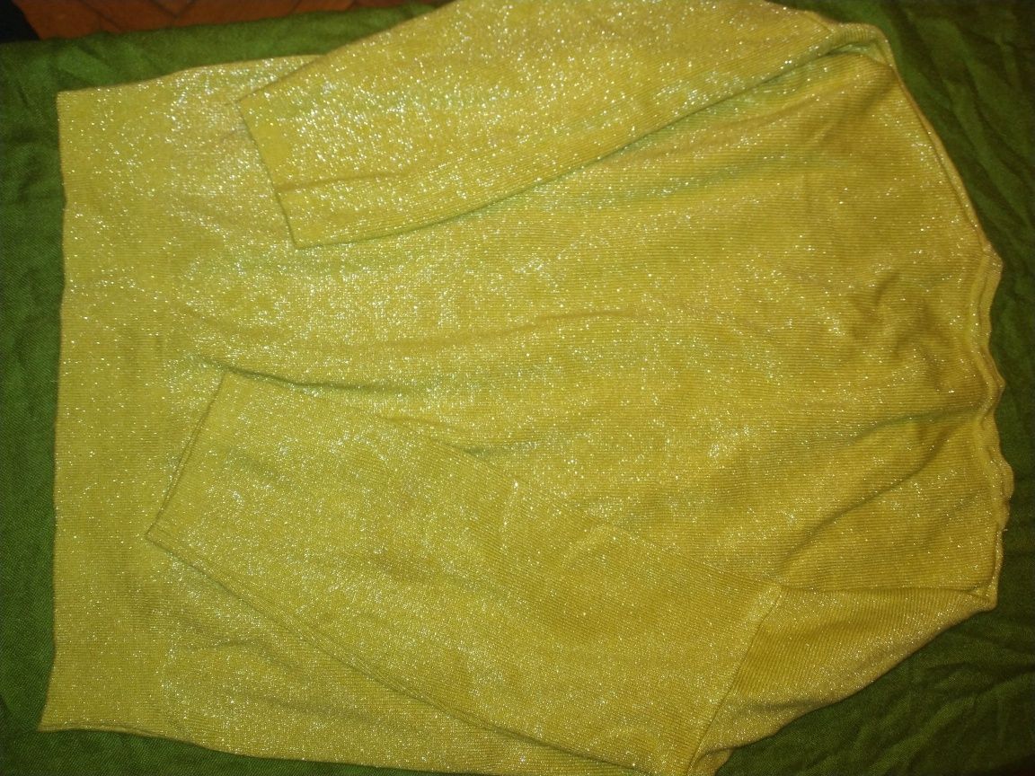 Sweter jasno zielony z błyszczącą nitką