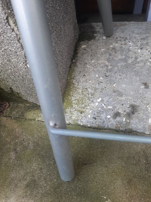 Dwa krzesełka składane i stolik