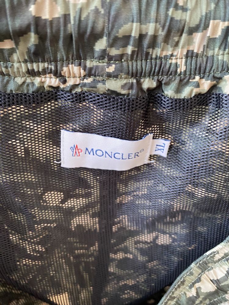 Moncler шорти