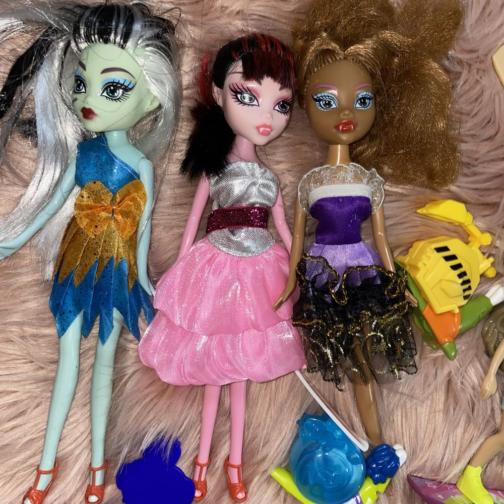 Zabawki z kinder ubrania i lalki ala monster high