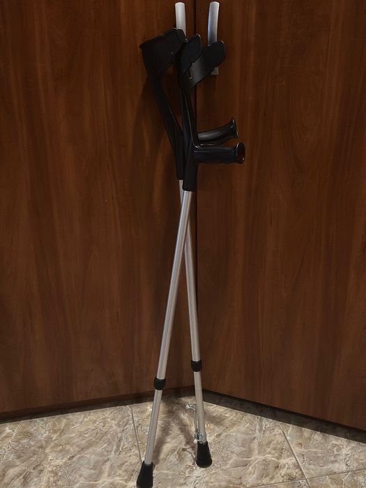 костыли / милиці