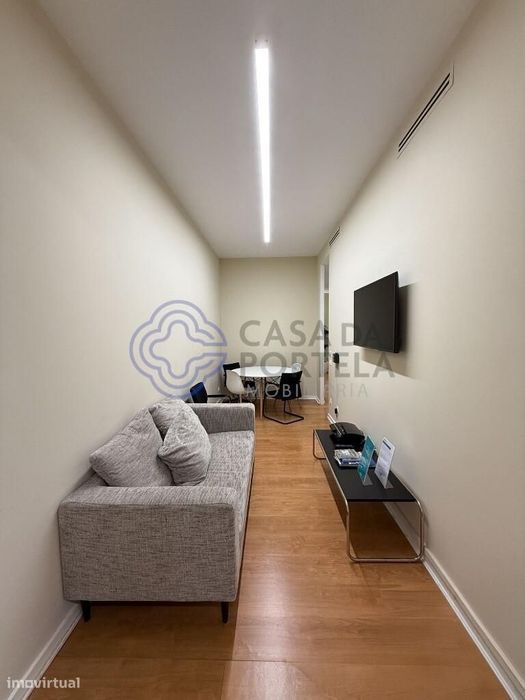 Escritório Centro Porto - próximo das Antas, com 3 Lug. Estacionamento