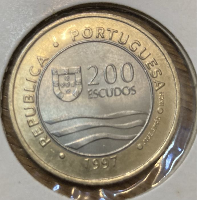 4 moedas de 200$00 bi-metálicas comemorativas