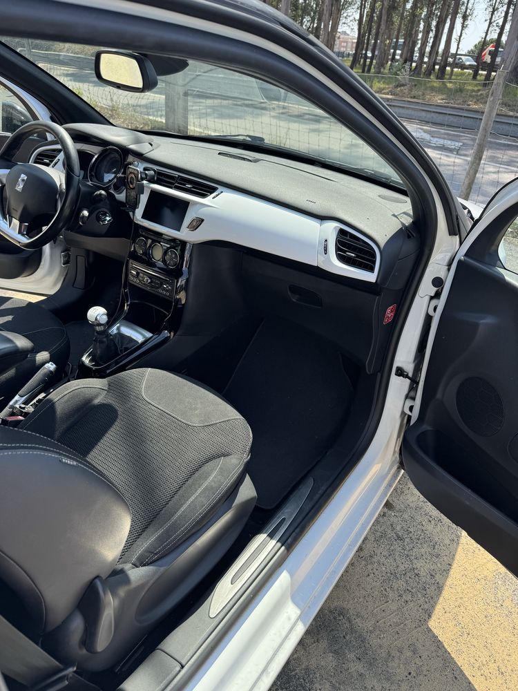 Citroën DS3 1.6 HDi 90cv – 2010