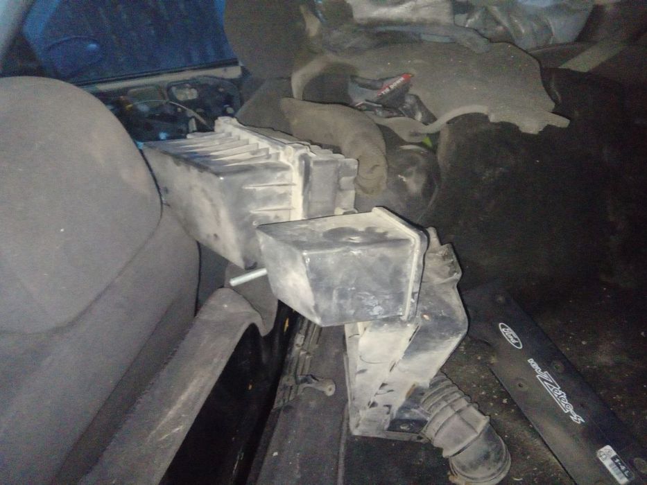 Продам Форд фокус 1 по запчастинам