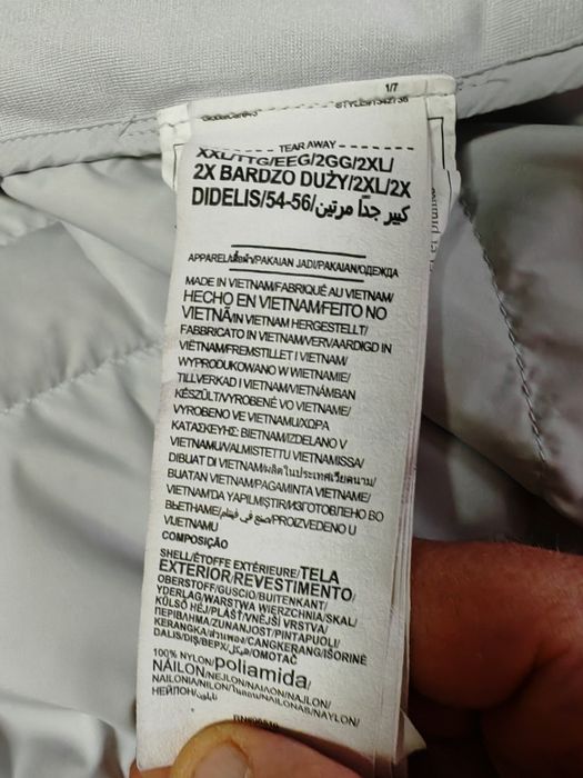 Super model lekkiej kurtki puchowej Under Armour rozm XXL