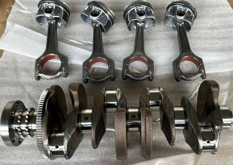 Нові колінвал BMW B48 102079901 поршеня  1255A24670 шатуни вкладиші