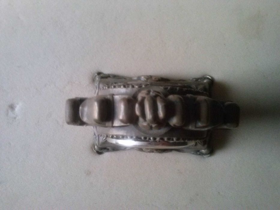 Zegar kominkowy kwarcowy z budzikiem, 190 zł.