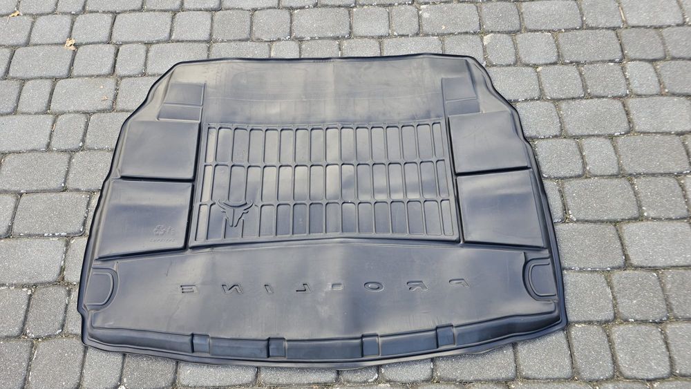 Mata bagażnika Mercedes Benz W205 sedan