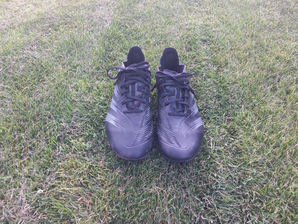 Buty piłkarskie adidas predator