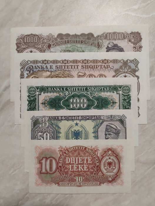 Banknoty Albania - 10,50,100,500,1000 leke z 1957 r.