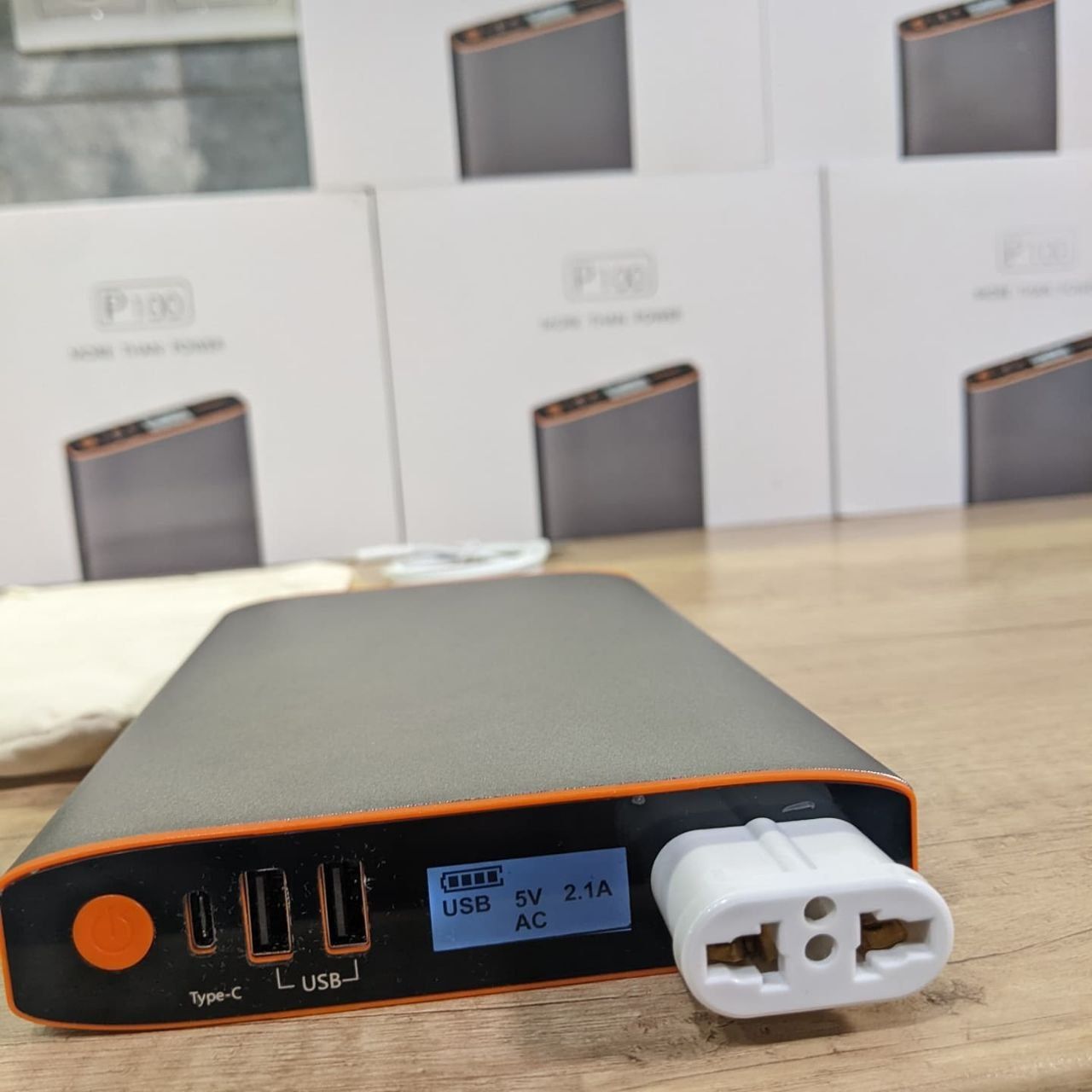 Розпродаж! Power bank яка видає 5V9V12V15V20V110V220V.Працює телевізор