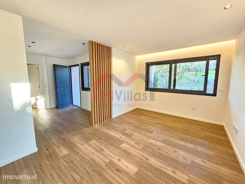 Moradia V3 renovada com anexo - Loulé