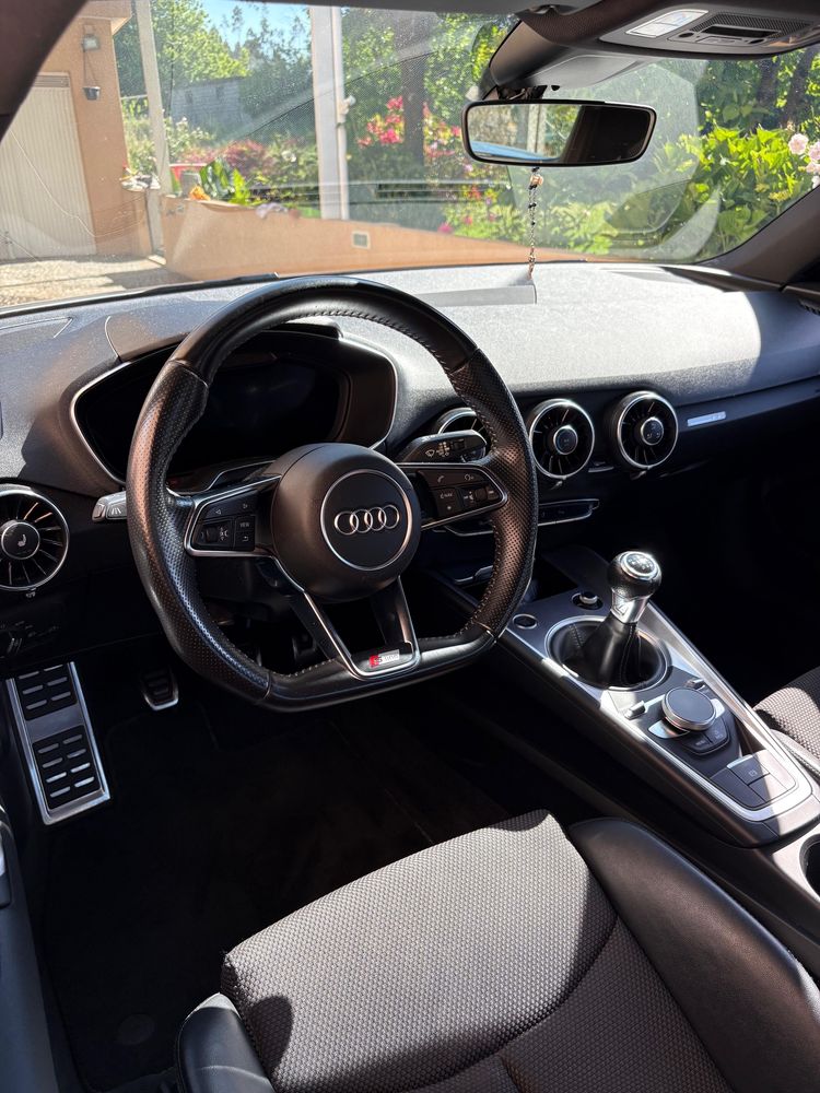 Audi TT 2.0 TFSI 230cv S line • Full Extras • Histórico na marca