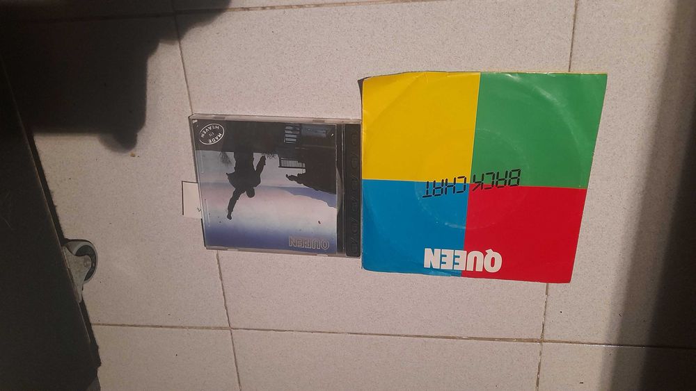 Conjunto CD e Vinyl 45 Rpm originais Queen