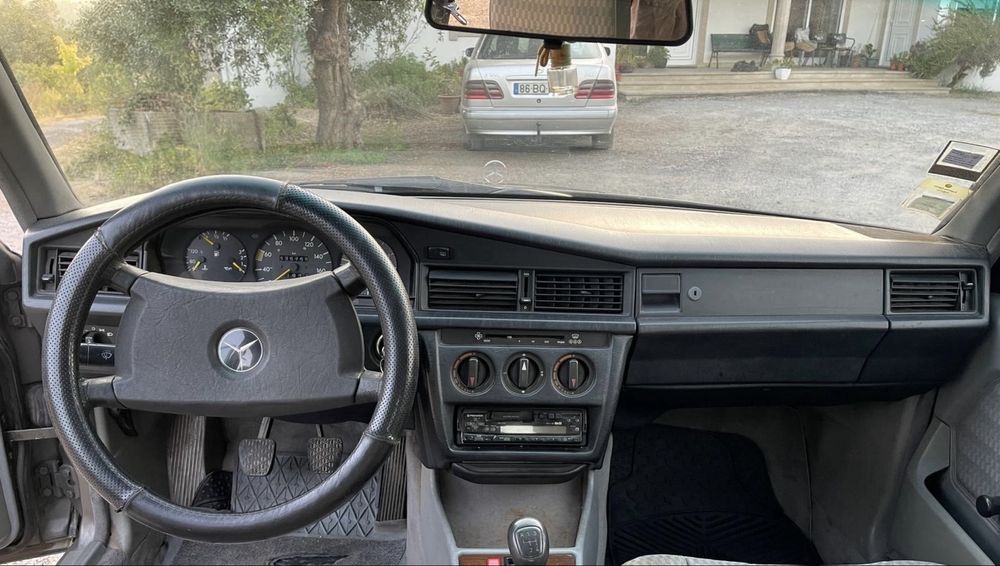 Mercedes 190 D .