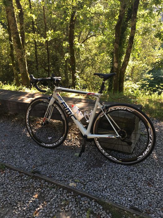 Vendo Bicicleta BMC de estrada em Carbono