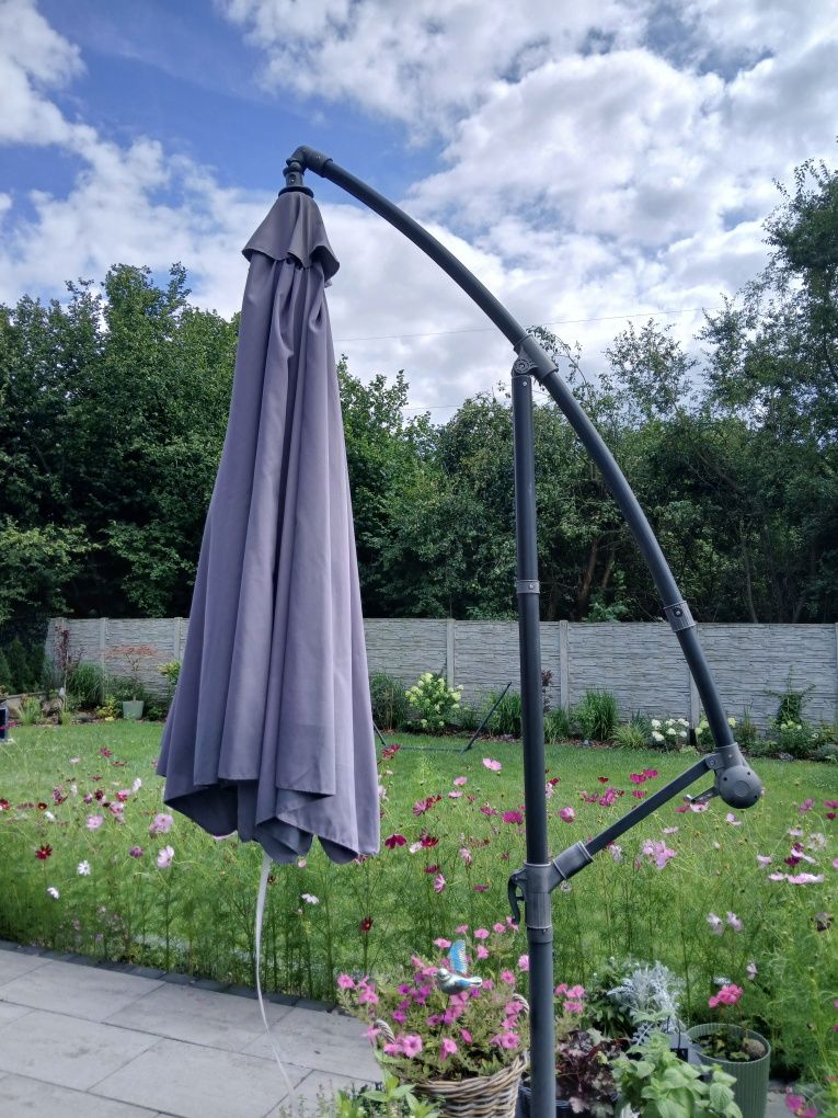 Parasol ogrodowy śre. 3,00 x wys. 2,50m