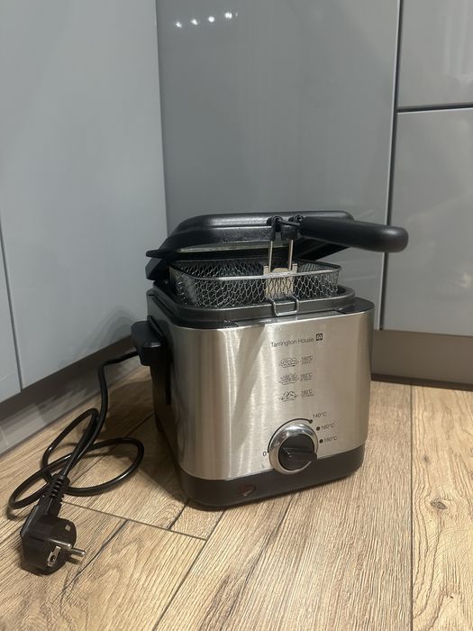 Frytkownica mała przenośna Tarrington House DF900