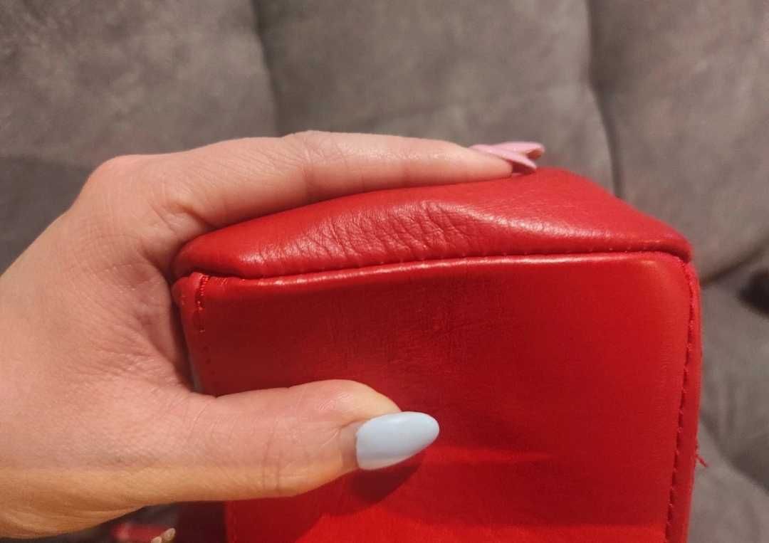 Czerwona skórzana torebka torba Giulia Monti pikowana jak chanelka